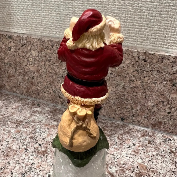 Santa’s‎ List Glass Bell with Ornament Clapper. - Picture 5 of 10